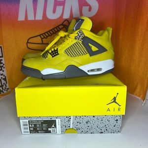 Jordan 4 Retro Lightning Size 8.5M Pre-loved